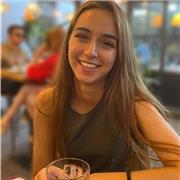 Soy una persona responsable que le apasiona la sociología, he terminado la carrera de publicidad y rrpp y adoro los niños. 
Ofrezco clases entretenidas y dinámicas, así como el cuidado y atención de cada niño